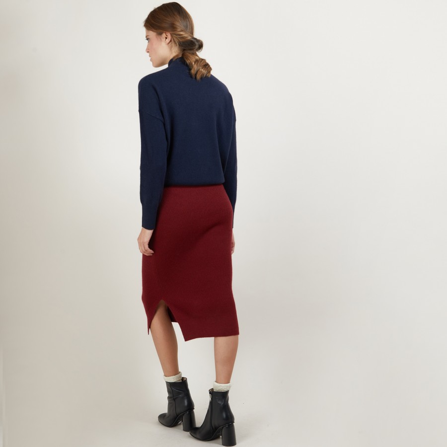 100% cashmere straight skirt.GRENADE