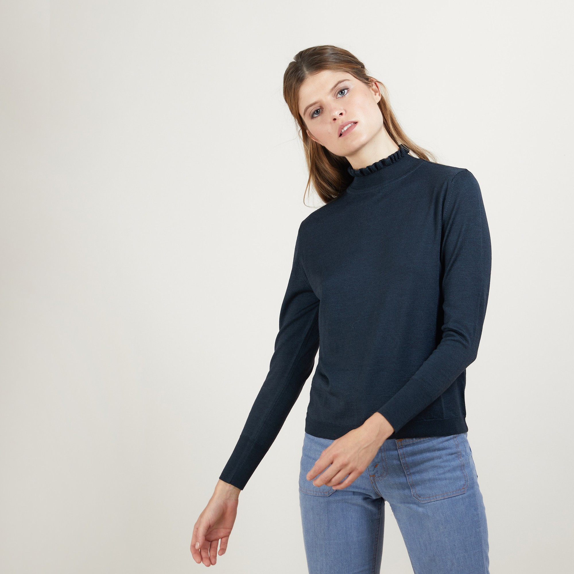 Navy blue wool silk sweater, with stand-up collar