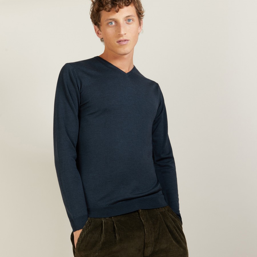 V-neck sweater in wool and silk - Basil