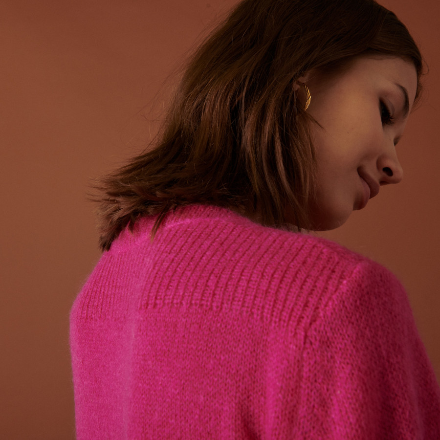 V-neck mohair sweater with ribbed edges - Astrid