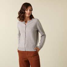 Cardigan en cachemire col rond boutonné - Adelys 7412 gris clair - 11 Gris clair