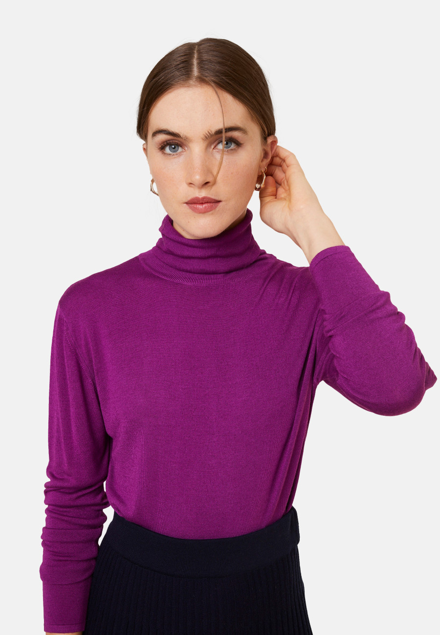 Turtleneck T-shirt