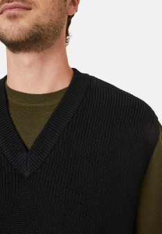 Sleeveless V-neck sweater in merino wool - Felipe