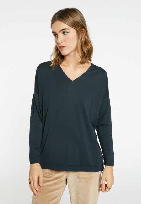 V-neck slit sweater in merino wool - Bernice