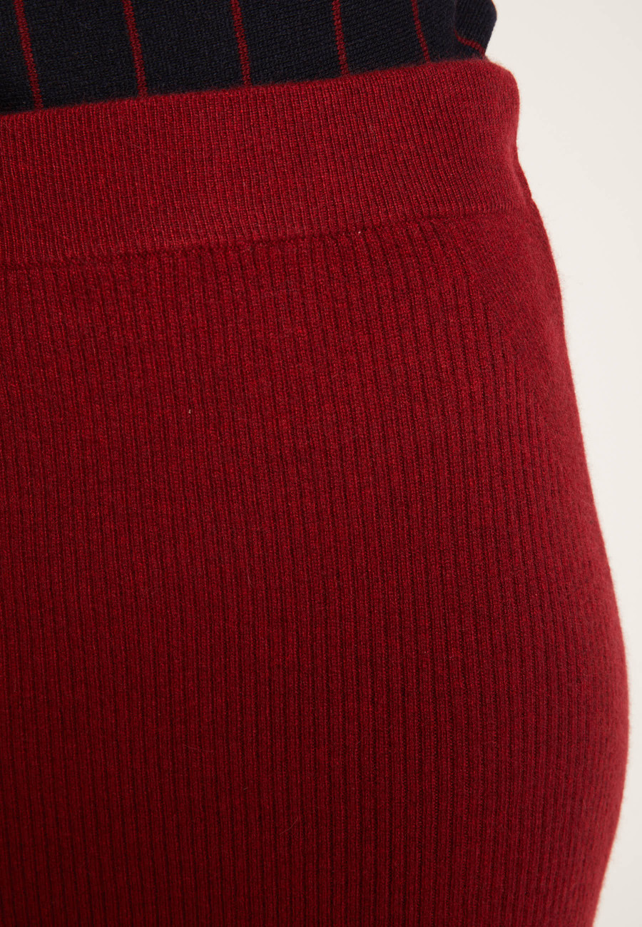 100% cashmere straight skirt.GRENADE