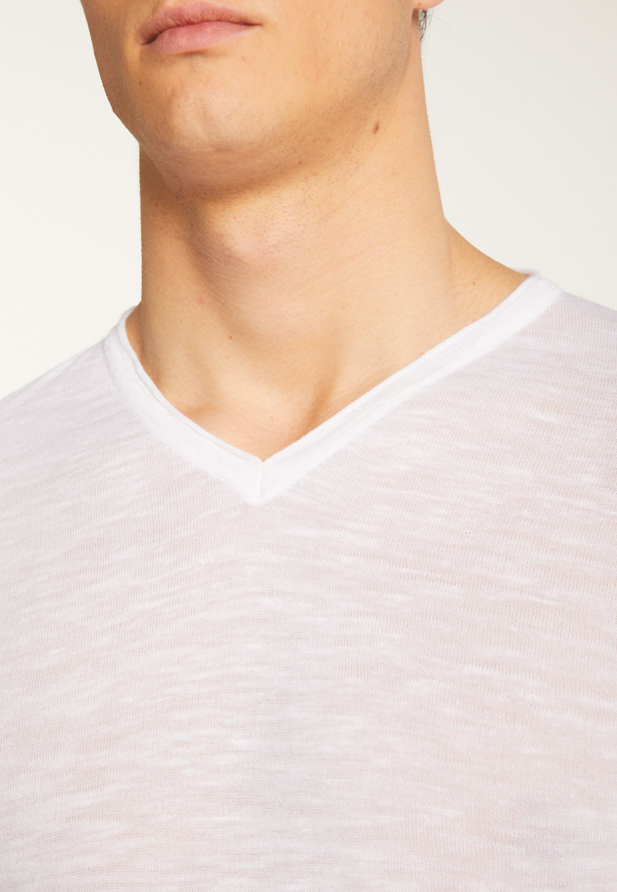 Cotton V-neck T-shirt - Reuben