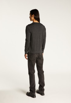 Round-neck merino wool sweater with rolled finishes