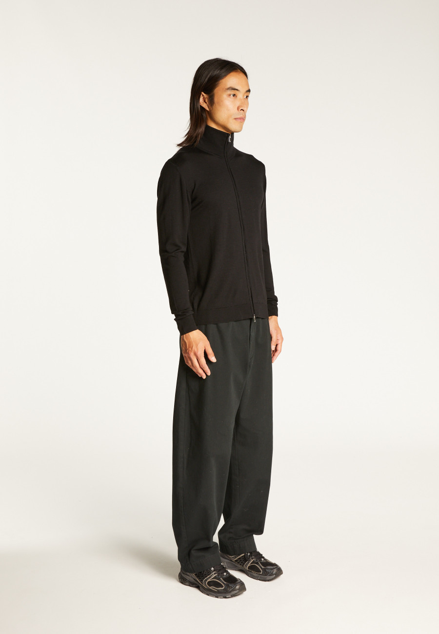 Zipped vest with logo in merino wool