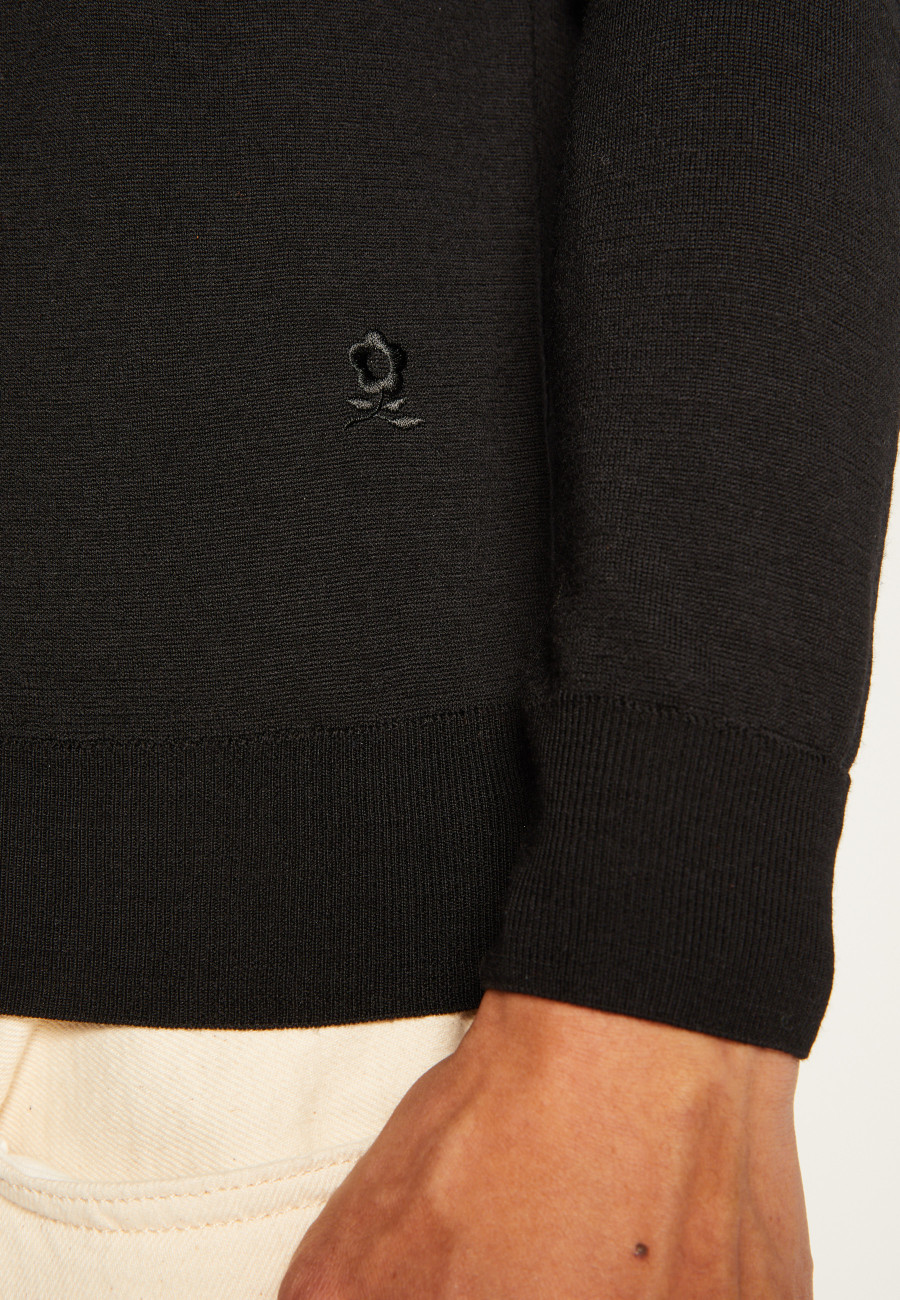 V-neck jumper in merino wool - Elmo