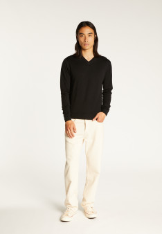 V-neck sweater with logo in merino wool