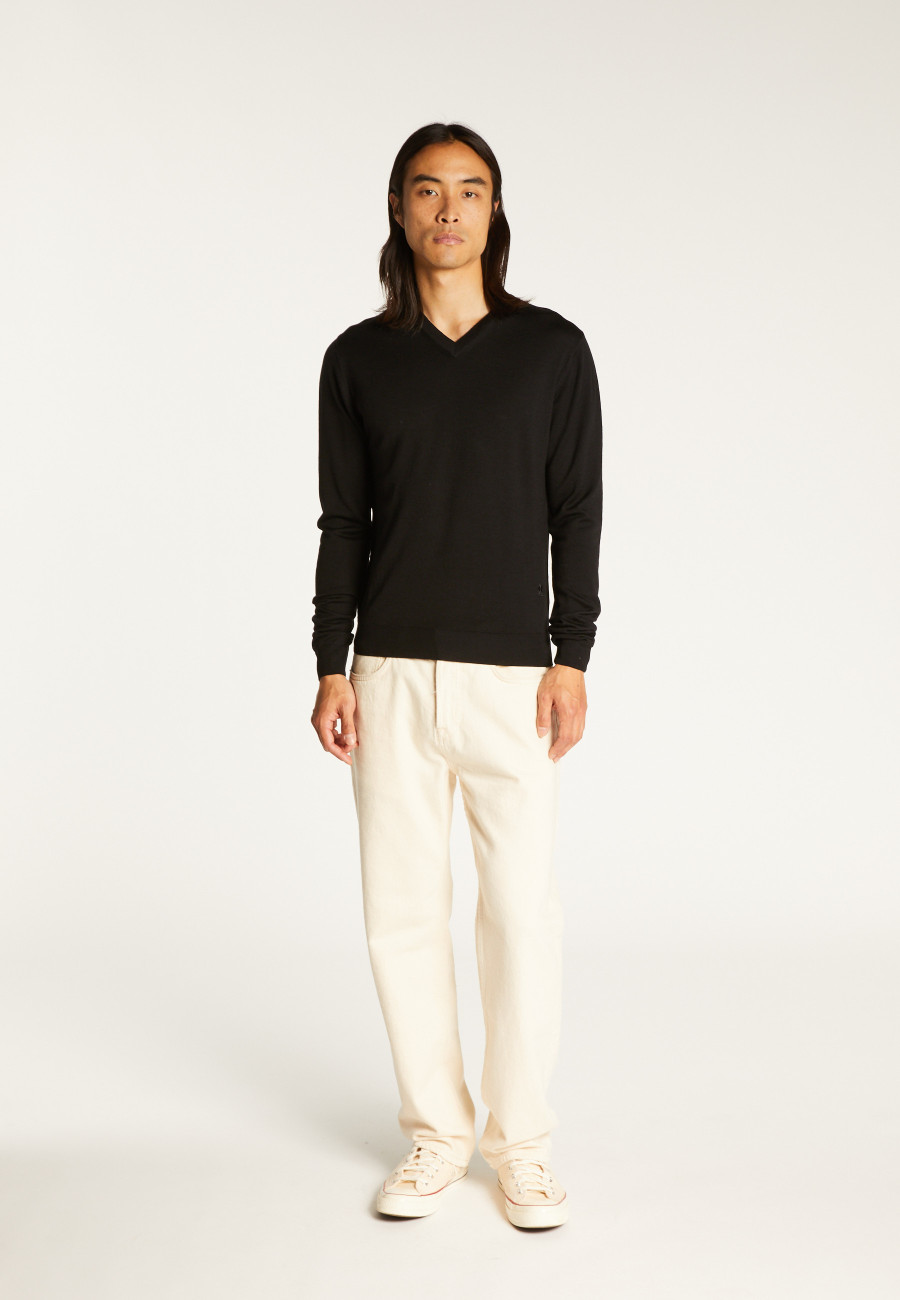 V-neck sweater with logo in merino wool