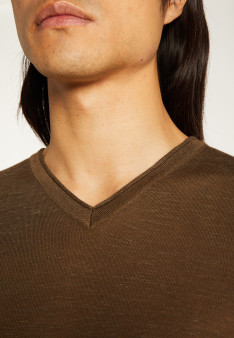 Slub linen V-neck T-shirt - Reuben
