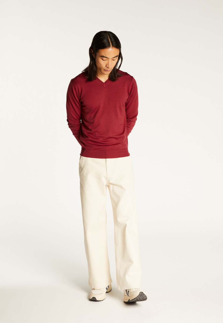 V-neck jumper in merino wool - Elmo