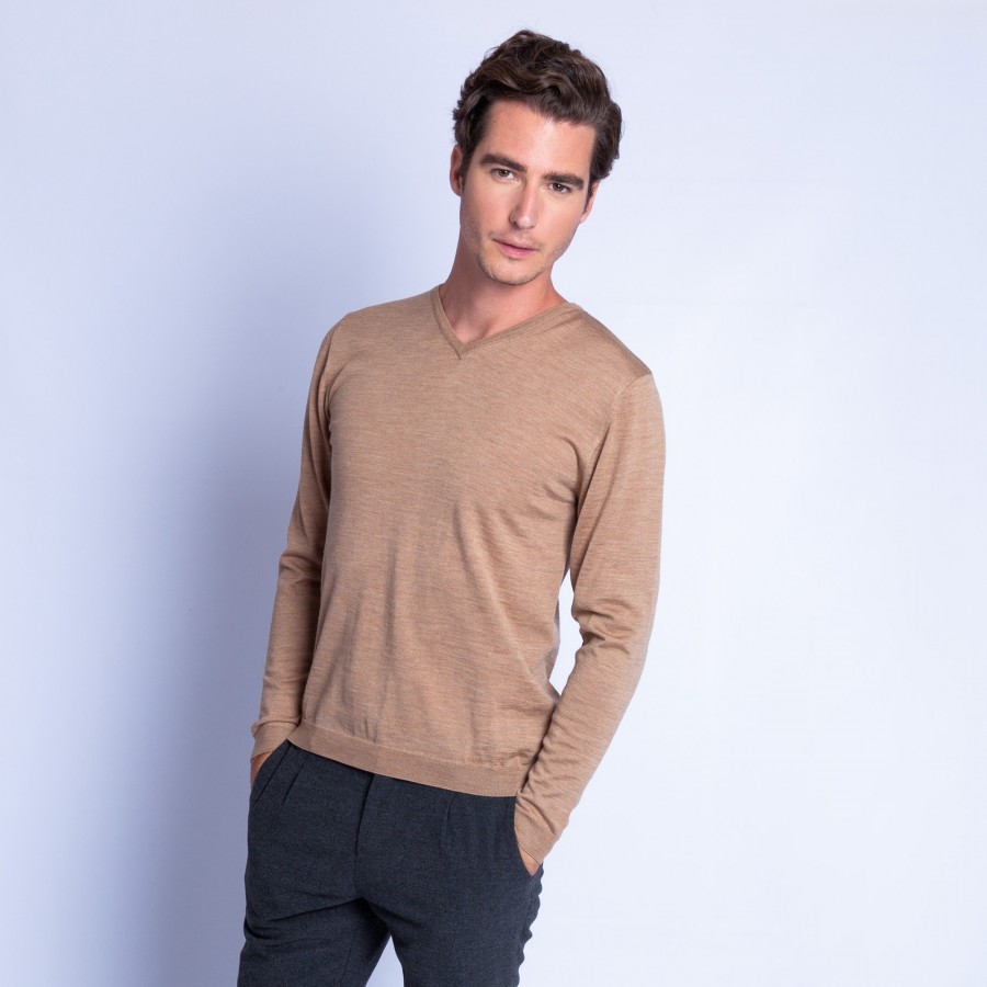 V collar sweater in merino wool - Fox