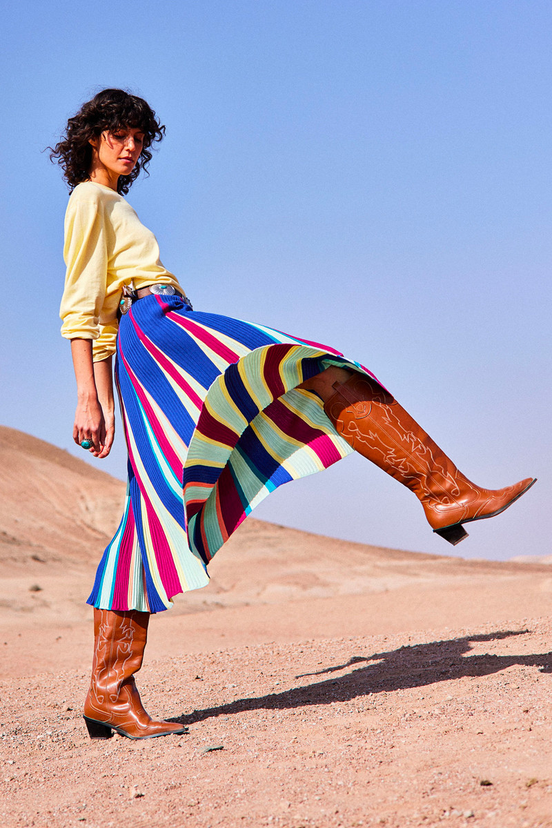 WOMEN'S WARDROBE