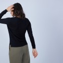 Pull col rond avec fente en laine mérinos - Betina 6610 noir - 01 Noir