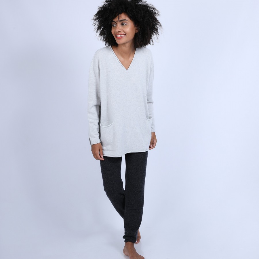 Pull en cachemire ample col V - Olyvia 6612 gris clair - 11 Gris clair Pull en cachemire ample col V - Olyvia 6612 gris clair - 11 Gris clair