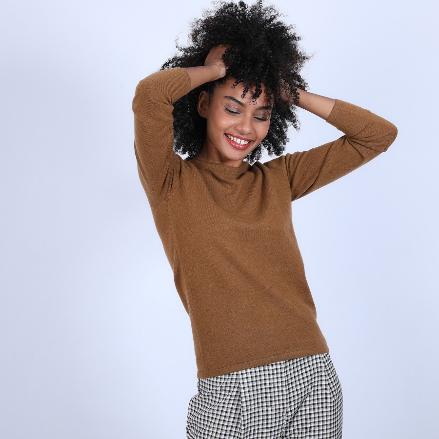 Pull col rond en cachemire intemporel - Evana 6395 camel - 88 camel Pull col rond en cachemire intemporel - Evana 6395 camel - 88 camel