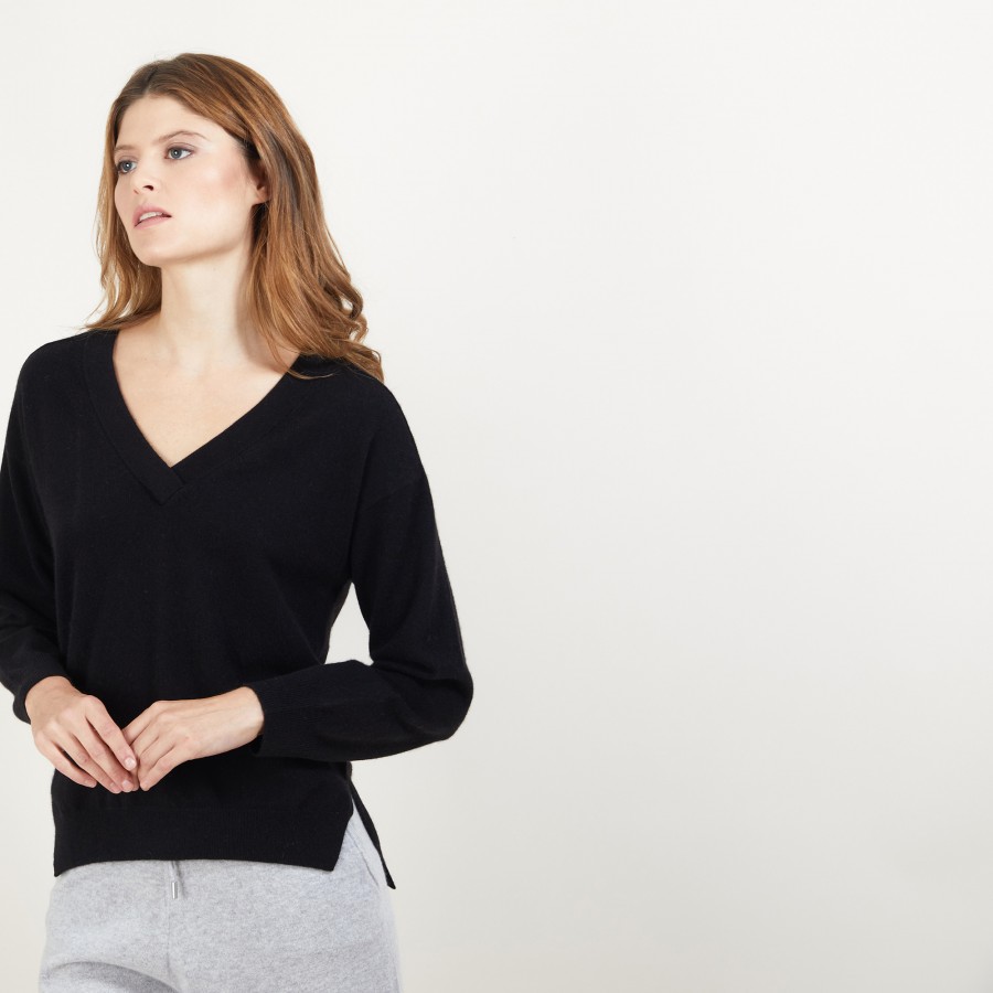 Cashmere V-neck sweater with slits - Barnabe Cashmere V-neck sweater with slits - Barnabe