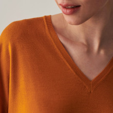 Merino wool V-neck sweater with slits in merino wool - Aurora