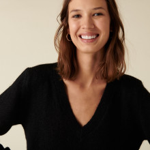 V-neck mohair sweater with ribbed edges - Astrid