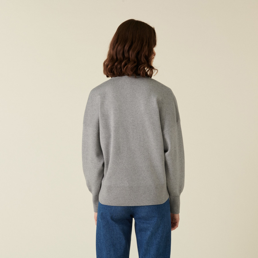 Pull ample col V finition bords côtes - Alderic 7411 volute - 09 Gris moyen Pull ample col V finition bords côtes - Alderic 7411 volute - 09 Gris moyen