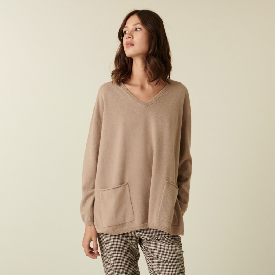 Pull col V en cachemire à fentes côtés - Accacia 7404 sable - 13 Beige moyen Pull col V en cachemire à fentes côtés - Accacia 7404 sable - 13 Beige moyen