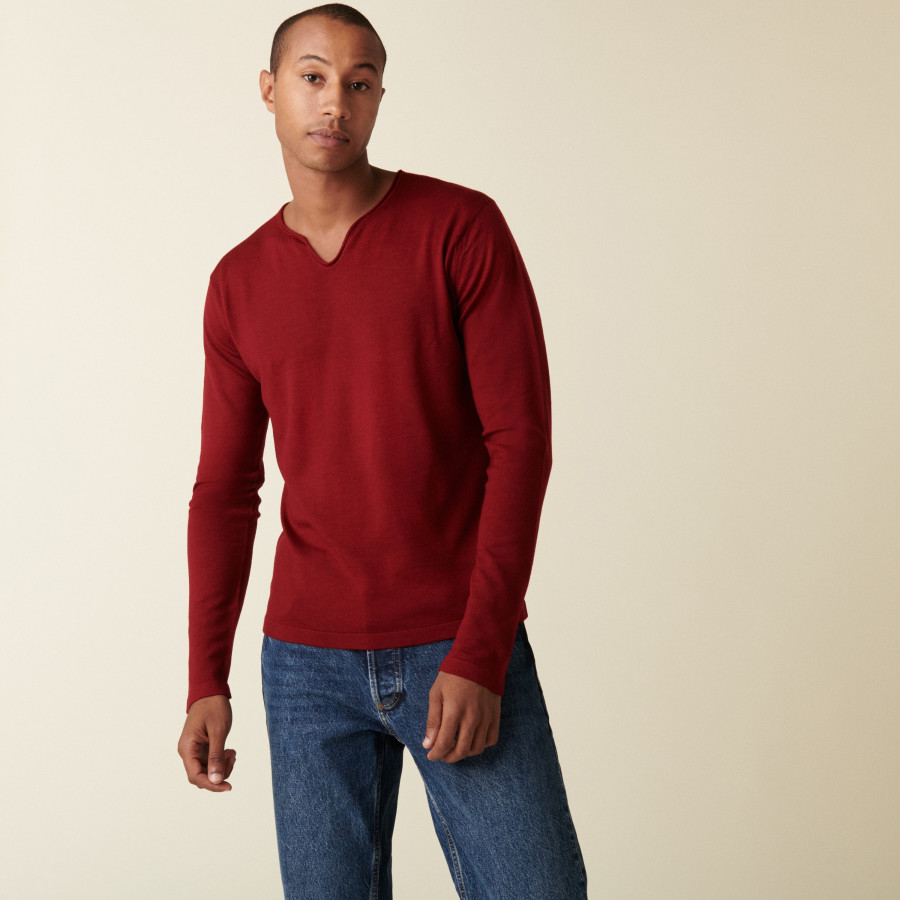Pull col tunisien avec logo en laine mérinos - Ethan 7481 Cerise - 51 Bordeaux Pull col tunisien avec logo en laine mérinos - Ethan 7481 Cerise - 51 Bordeaux