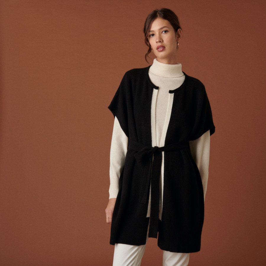 Cape sans manches en cachemire - Clarisse 7596 noir/ecru - 01 Noir Cape sans manches en cachemire - Clarisse 7596 noir/ecru - 01 Noir
