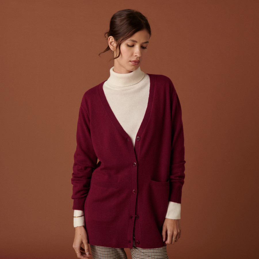 Long V-neck cashmere cardigan with slits and pockets - Aden Long V-neck cashmere cardigan with slits and pockets - Aden