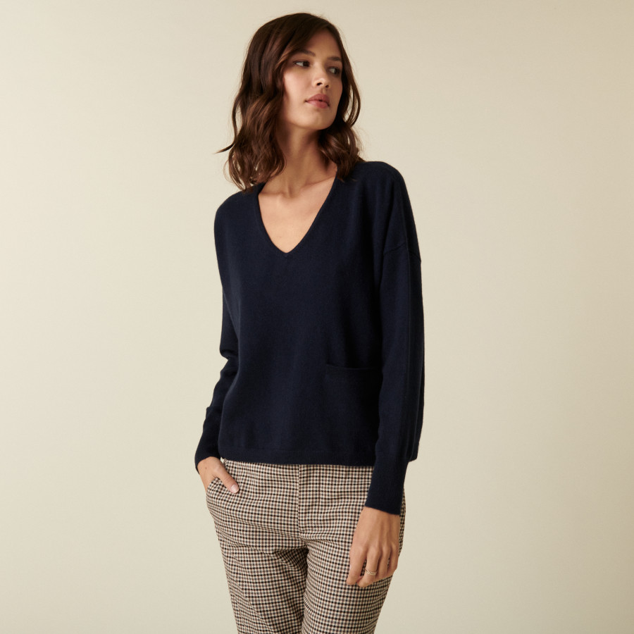 Short cashmere V-neck sweater with pockets - Balba Short cashmere V-neck sweater with pockets - Balba