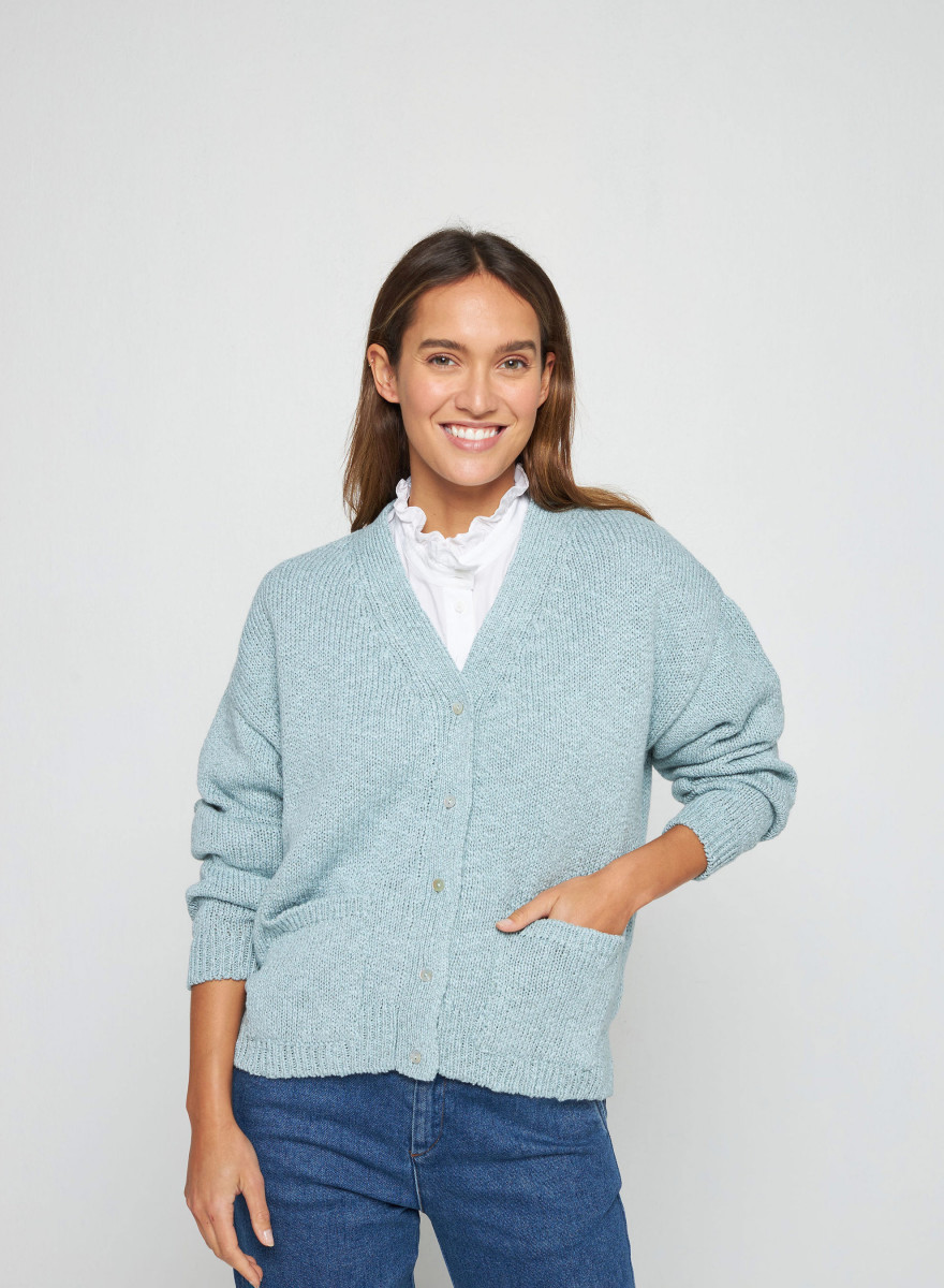 Gilet col V en coton et lin - Thais 7644 lagon - 04 Bleu clair Gilet col V en coton et lin - Thais 7644 lagon - 04 Bleu clair