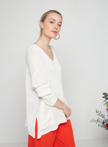 Oversized V-neck sweater in corallo - Telma