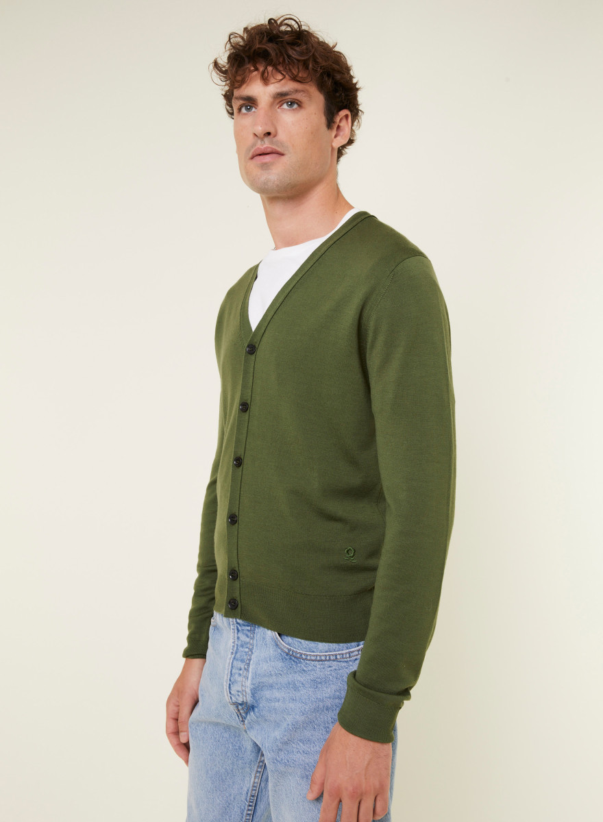 Gilet boutonné avec logo en laine mérinos - Etienne 7850 foret - 83 Kaki Gilet boutonné avec logo en laine mérinos - Etienne 7850 foret - 83 Kaki