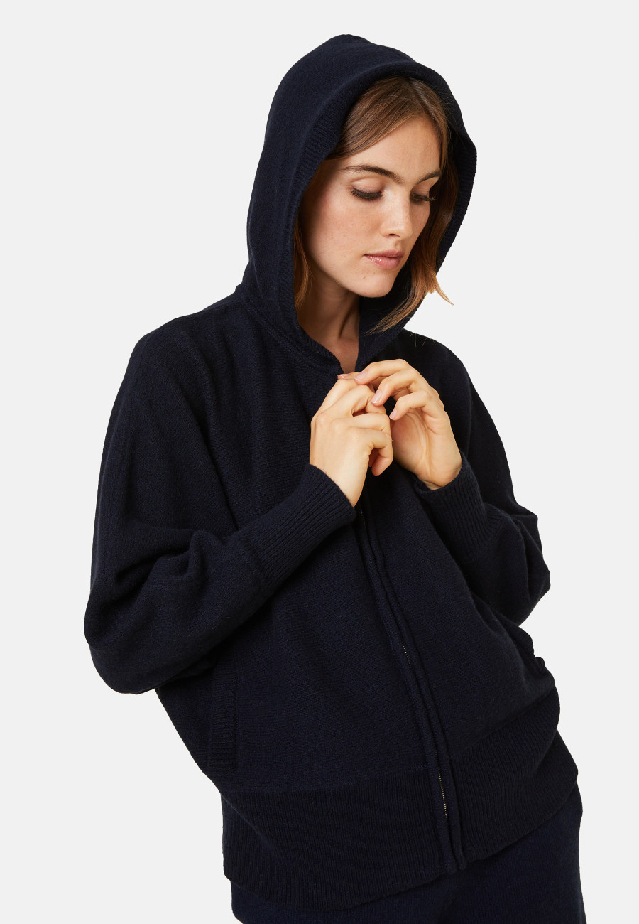 Zipped hoodie with batwing sleeves in recycled cashmere and wool - Albin Zipped hoodie with batwing sleeves in recycled cashmere and wool - Albin