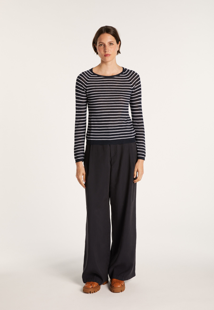 Pull bicolore en lin flammé - Nadege 7335 marine/blanc - 05 Bleu marine Pull bicolore en lin flammé - Nadege 7335 marine/blanc - 05 Bleu marine