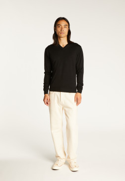 V-neck sweater with logo in merino wool
