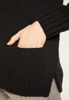 V-neck cardigan in wool and silk