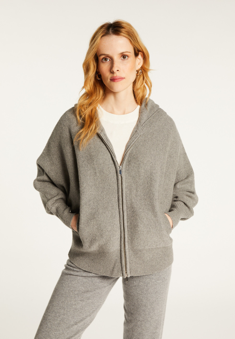 Zipped hoodie with batwing sleeves in recycled cashmere and wool - Albin Zipped hoodie with batwing sleeves in recycled cashmere and wool - Albin
