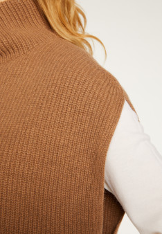 Sleeveless high-neck sweater in recycled cashmere and wool - Dalya