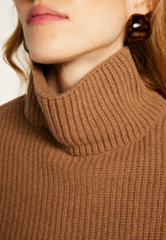 Sleeveless high-neck sweater in recycled cashmere and wool - Dalya