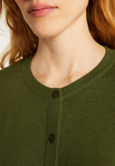 Cardigan boutonné col rond à poches en laine mérinos - Amalia