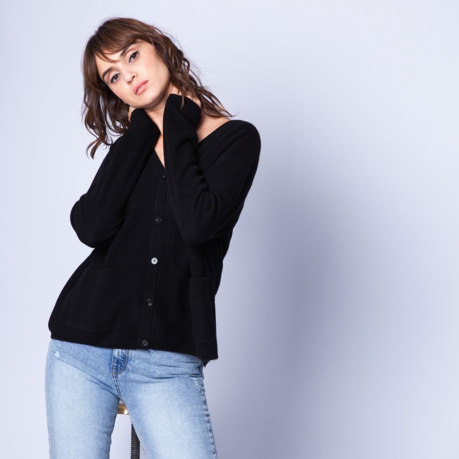 Gilet large en cachemire -Gaby 6310 noir -01 Noir Gilet large en cachemire -Gaby 6310 noir -01 Noir